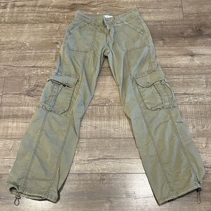 Women Garage Olive Cargo Pants - Rugged Utility Style